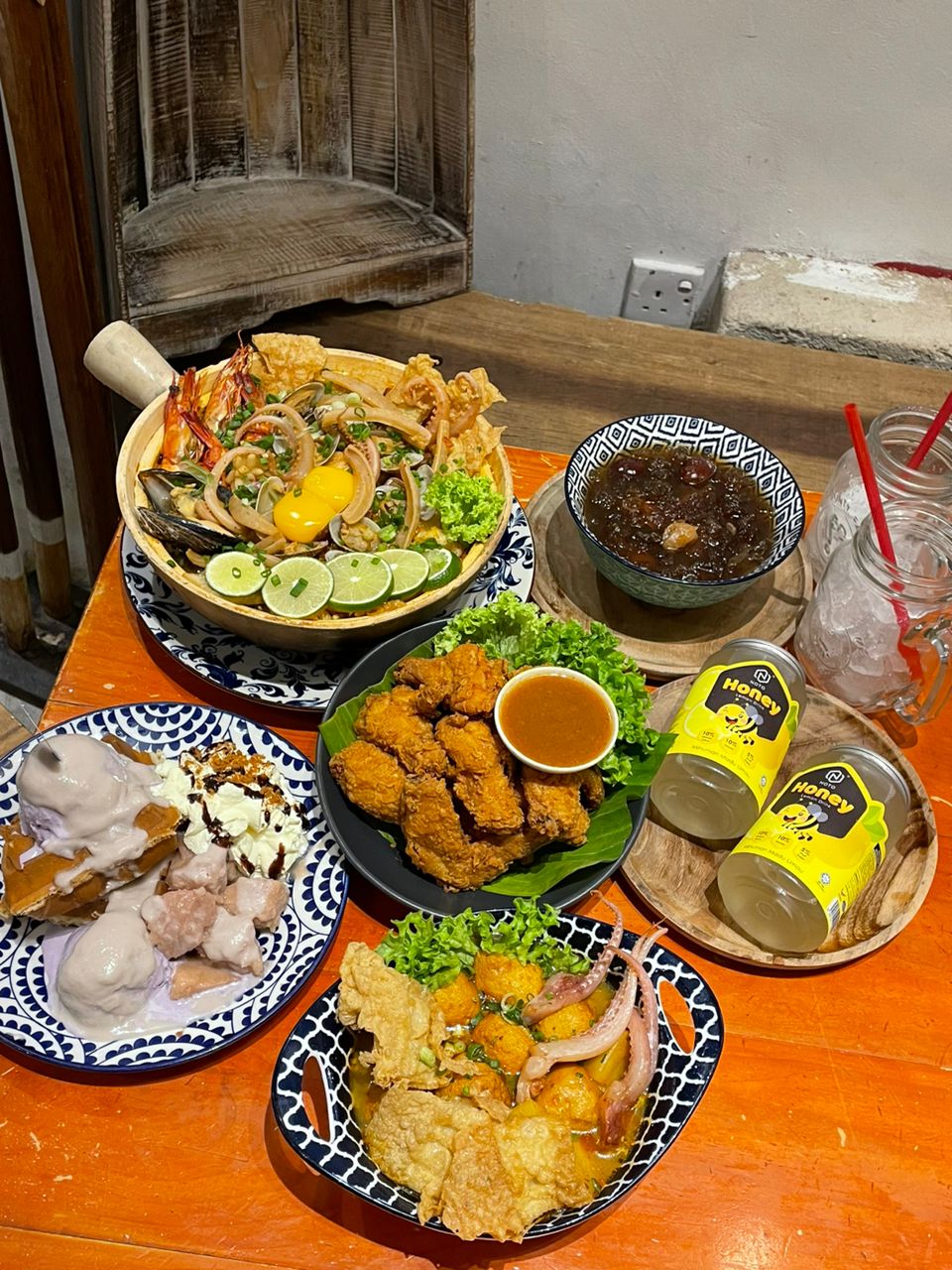 Justberrys Dessert House with Noto Honey House